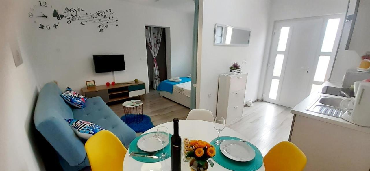 Lennida Studio Apartman With Free Parking Kavran Buitenkant foto