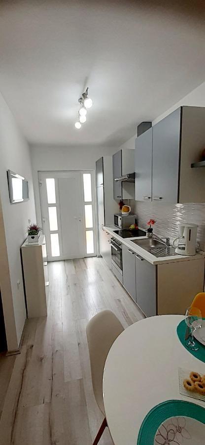 Lennida Studio Apartman With Free Parking Kavran Buitenkant foto