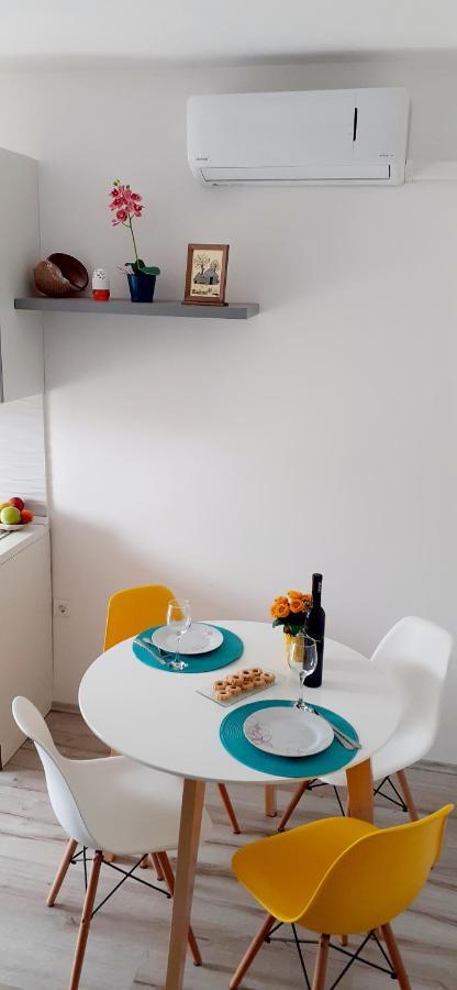 Lennida Studio Apartman With Free Parking Kavran Buitenkant foto